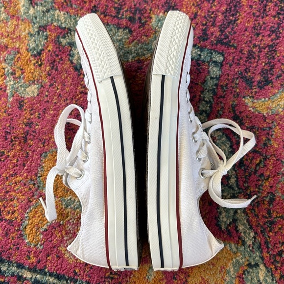 Converse | Unisex White Classic All-Star Lace Up Sneakers, Men’s sz 6, Women’s 8 - Picture 8 of 16